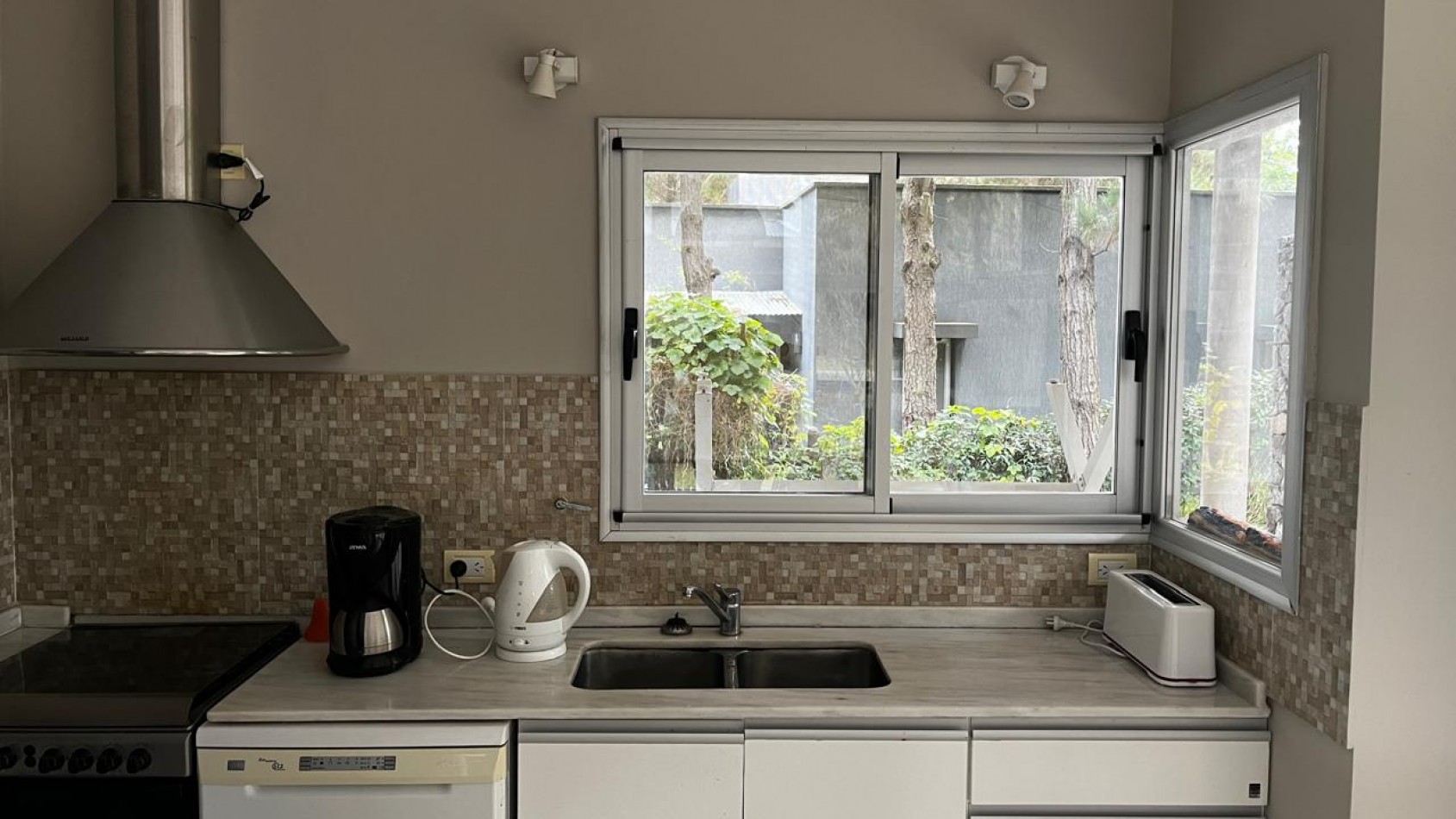 CASA EN VENTA - RESIDENCIAL I 572 - COSTA ESMERALDA