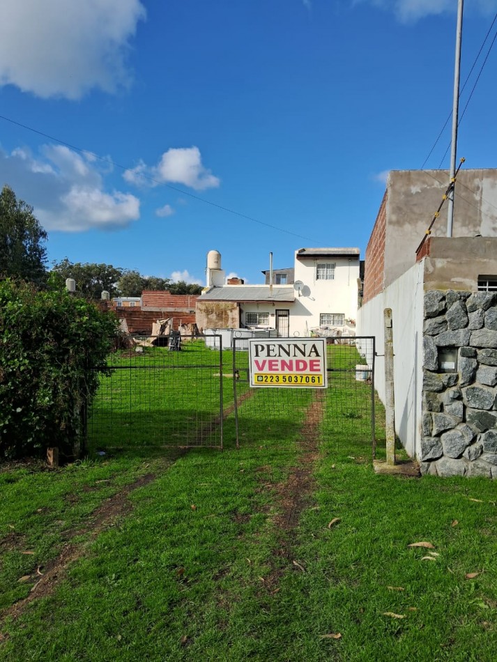 VENTA CASA CON 2 LOTES-PARQUE PEÑA