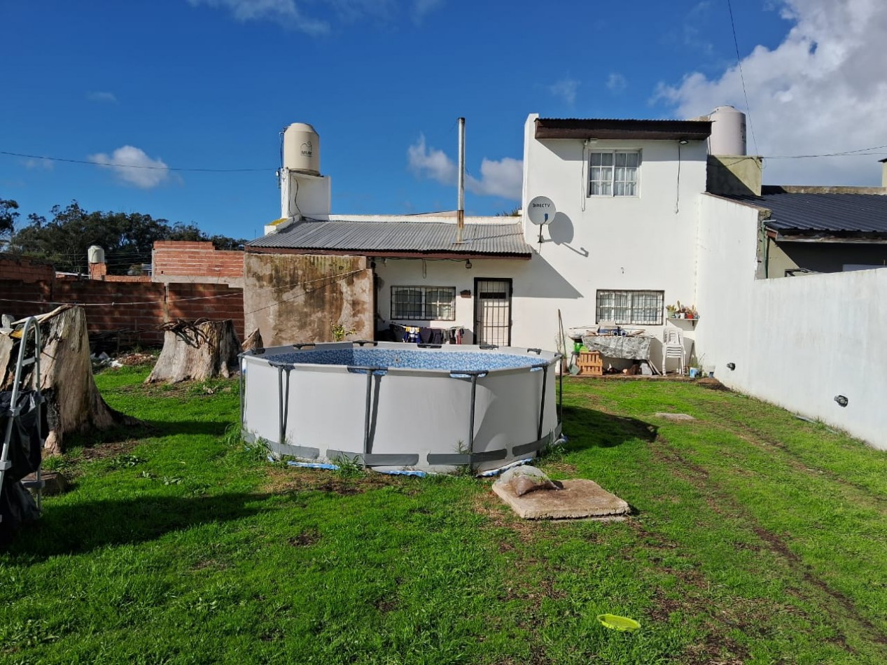 VENTA CASA CON 2 LOTES-PARQUE PEÑA